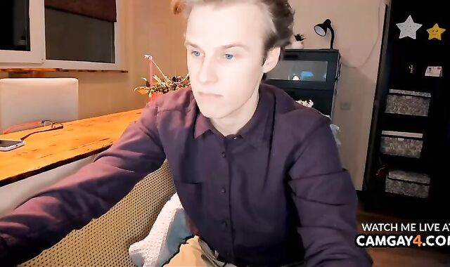 homosexual Office Employee Wanking His ten-Pounder And Displaying His wazoo On web cam