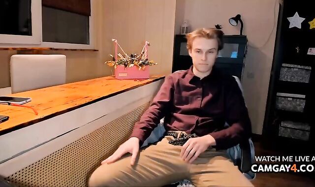 homosexual Office Employee Wanking His ten-Pounder And Displaying His wazoo On web cam