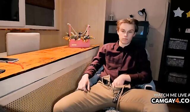 homosexual Office Employee Wanking His ten-Pounder And Displaying His wazoo On web cam