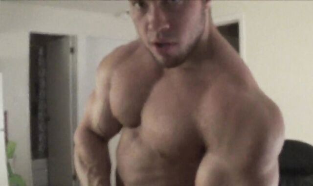 Bodybuilder webcam
