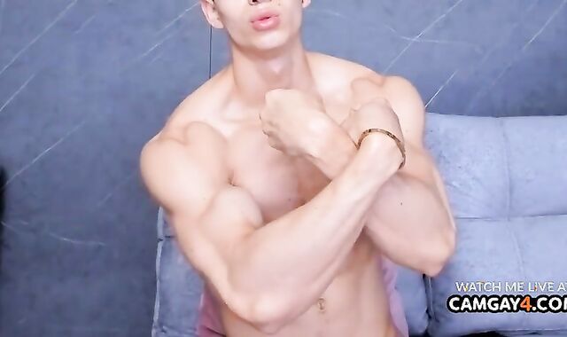 trendy twunk Flashing His Chest