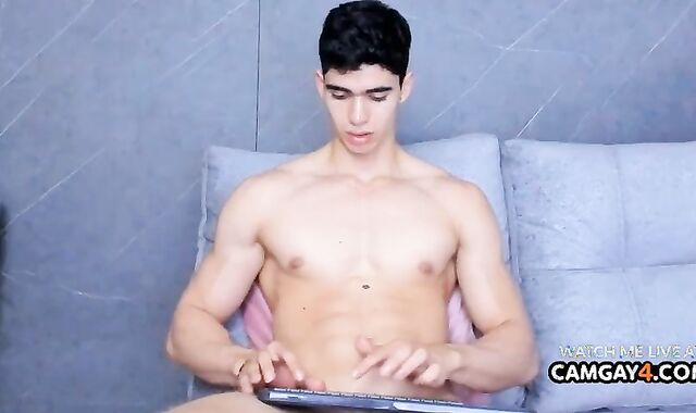 trendy twunk Flashing His Chest