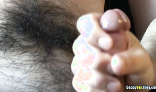 DaddySexFiles.com:spycam Bay with bald Hand-job