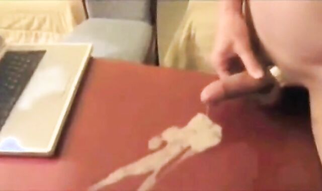 Unlimited Cum Supply for This Horny Amateur Man!