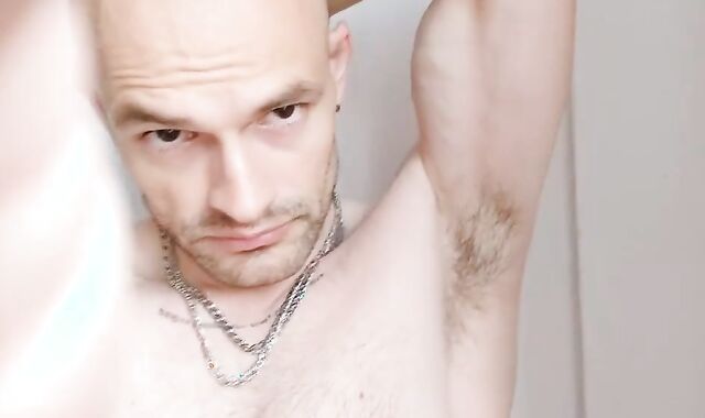 pumped up Figure Flexing Muscles And Providing u unrepining POINT OF VIEW