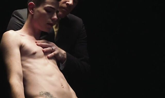 boyforsale:spycam Beefy Father's Toyboy