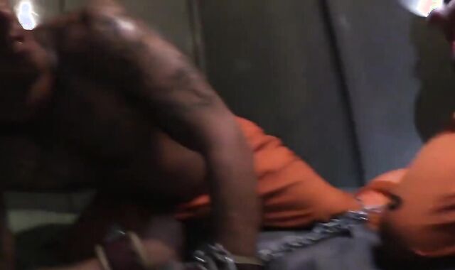 Gets a hum out of BONDAGE & DISCIPLINE