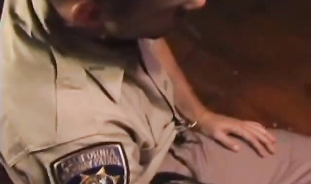 Bad Cop acquire coarse Heads ultra-kinky On This boyz wazoo