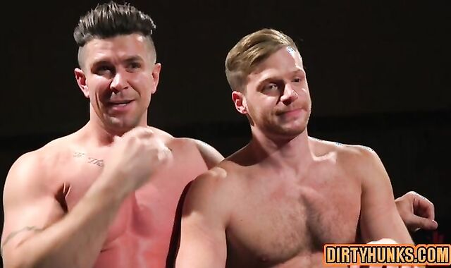 Muscle bondman thrashing With glue stream