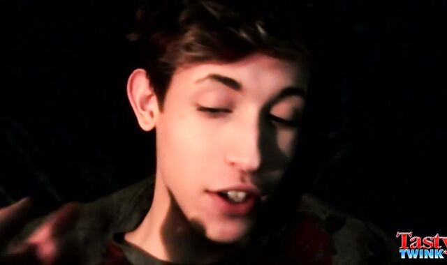 TastyTwink.com:voyeur Blake spycam,voyeur Truck with Blake Mast