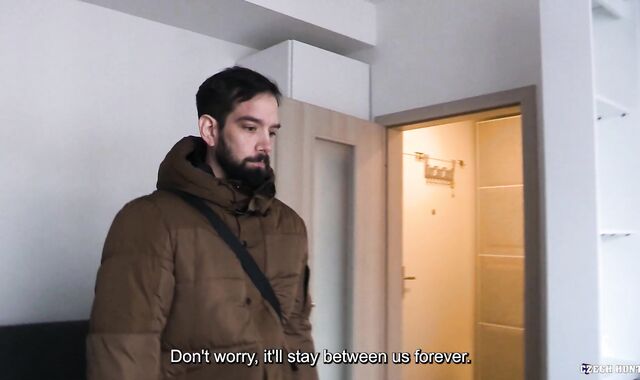 Czech Hunter:spycam Seducing the Spanish Roomie