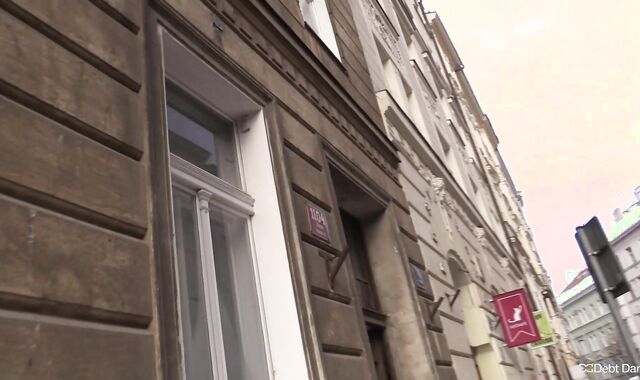 Debt Dandy:voyeur Sweating it out on the Streetcar Named Wish