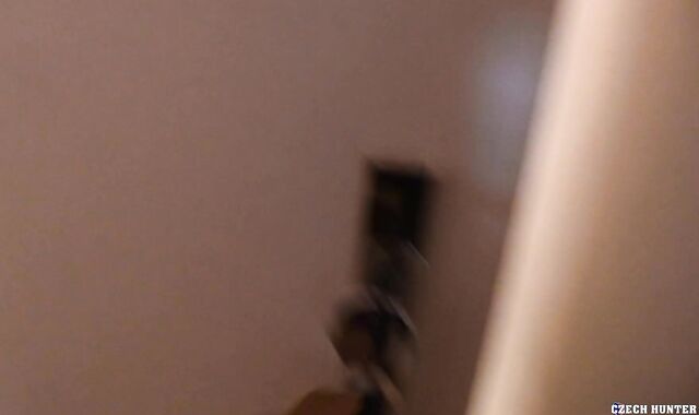 Czech Hunter:voyeur When Property Viewing Takes an Sudden Turn