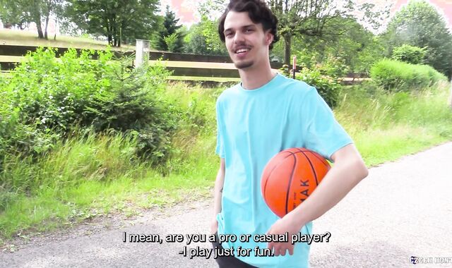 Czech Hunter:spycam Sneaky Fellatio in the Forest