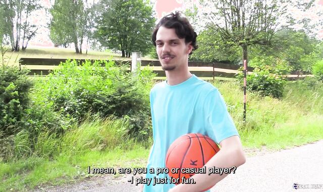 Czech Hunter:spycam Sneaky Fellatio in the Forest