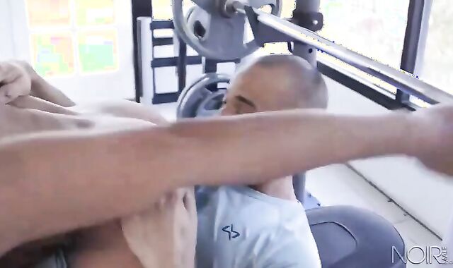 Beaux Banks spycam&voyeur Zario Travezz