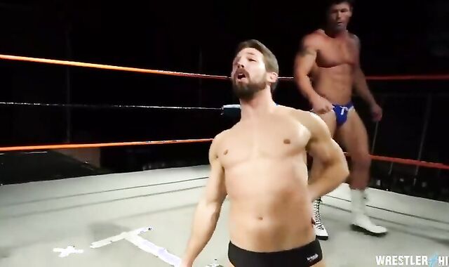 ultra-kinky Muscle Predominated