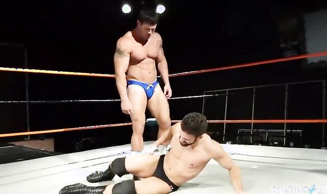 ultra-kinky Muscle Predominated