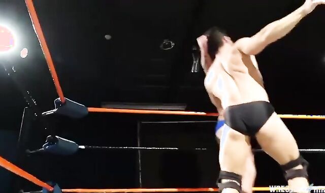 ultra-kinky Muscle Predominated