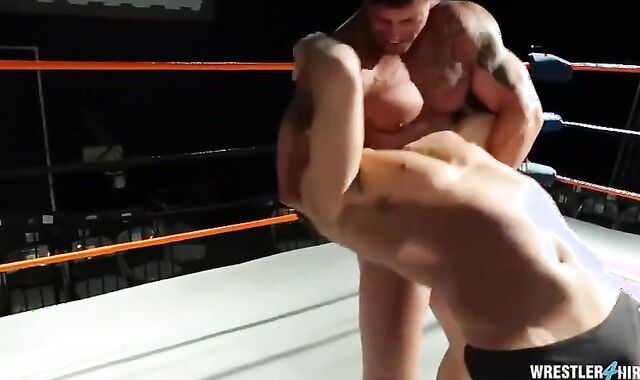 ultra-kinky Muscle Predominated