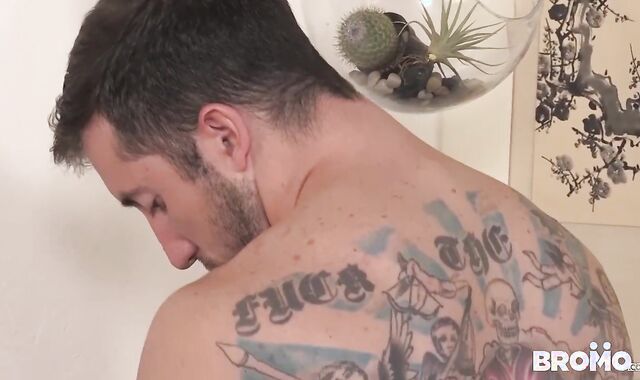 The Invader voyeur-voyeur s&m Act