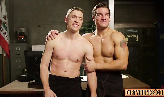 Muscle youngster Supremacy With mayo load