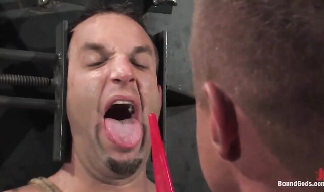 sir Tyler Saint And serf Jason Miller spycam-voyeur D10