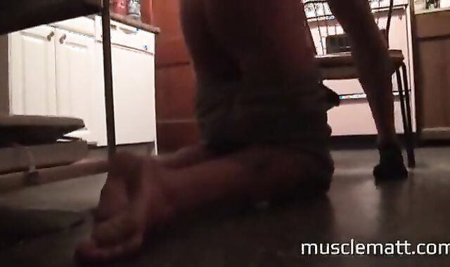 Muscle serf At Grandmother's palace