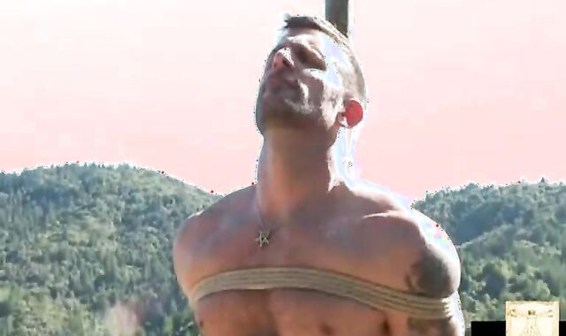 Ricky Sinz Abducts two