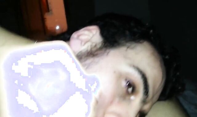 Chupando as bolas e o pau do hetero amigo - amador, blowjob, latin 3