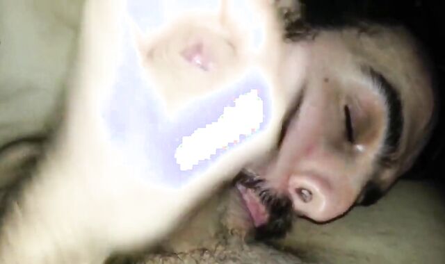 Chupando as bolas e o pau do hetero amigo - amador, blowjob, latin 3