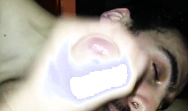 Chupando as bolas e o pau do hetero amigo - amador, blowjob, latin 3