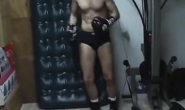 Gut Kicking amoral Vs Steven Thomas