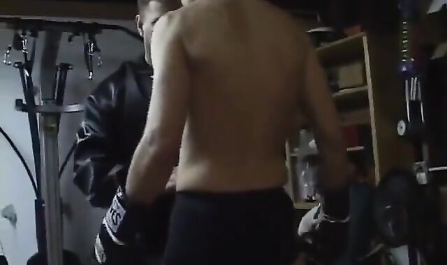 Gut Kicking amoral Vs Steven Thomas