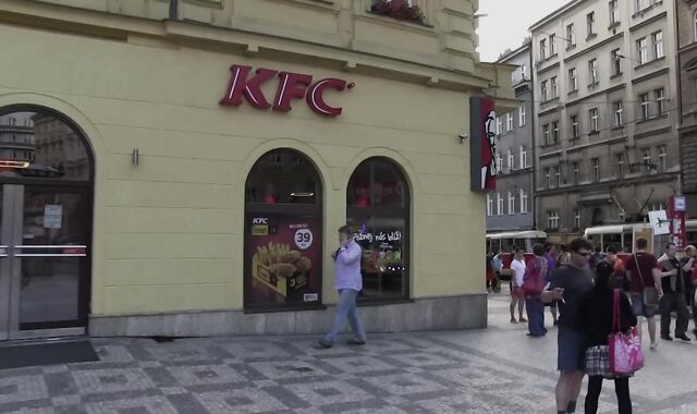 Czech Hunter:voyeur spycam$25K for a Taste of Curiosity