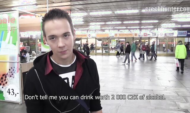 Czech Hunter:voyeur Hunting in the Rain for His Seduction