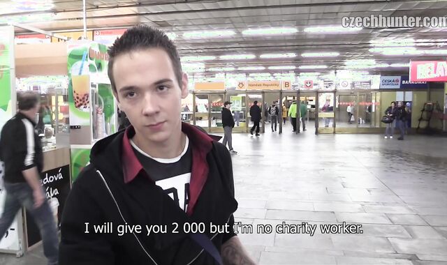 Czech Hunter:voyeur Hunting in the Rain for His Seduction