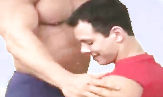 Muscular lad man predominance arches to get screwed