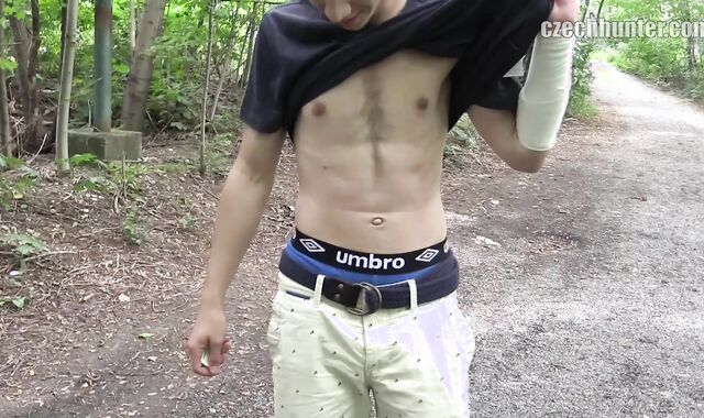 Czech Hunter:voyeur First-ever Encounter with a Wounded Heart