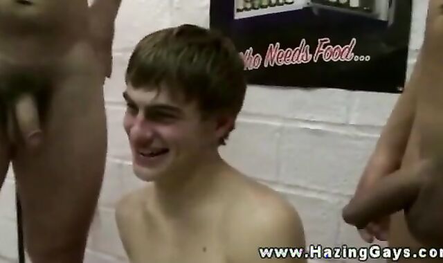 Gay-for-pay Tw-nk dilettante gargling 2 lollipops