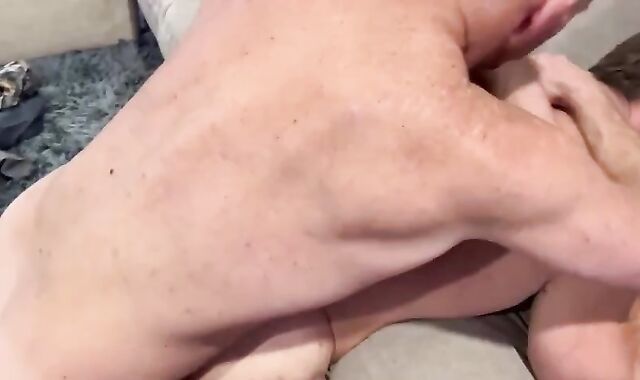 Muscular bear no condom porking in the bum flick