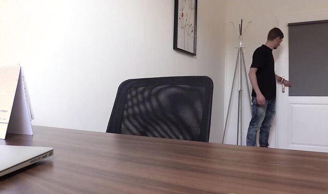 Muddy Scout:voyeur Uncovering Timid Secrets