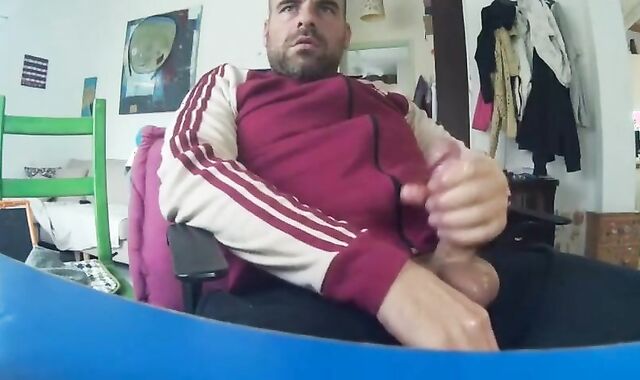 Big-Cock Bear Masturbating on Webcam 3