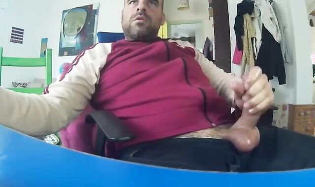 Big-Cock Bear Masturbating on Webcam 3