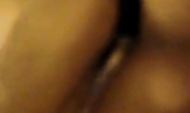 Oso rudo llora como un bebé cuando le dan una buena cogida por el culo.