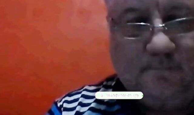 Amateur Argentinian Daddy Wanks Off