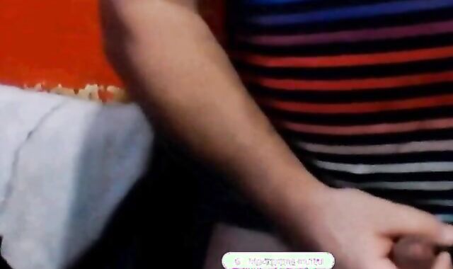 Amateur Argentinian Daddy Wanks Off