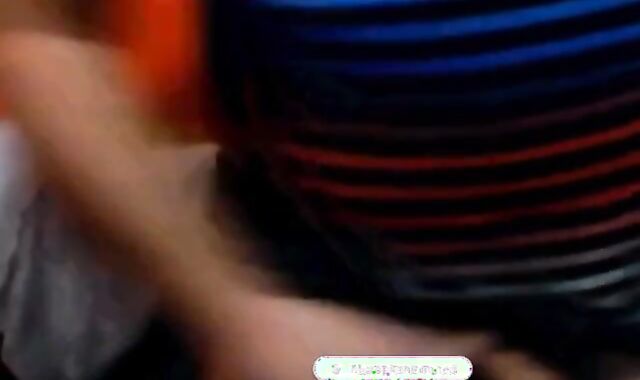 Amateur Argentinian Daddy Wanks Off