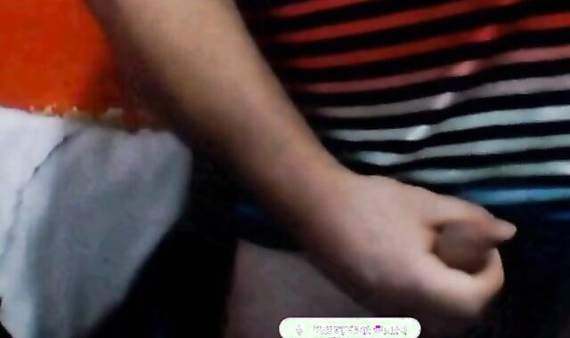 Amateur Argentinian Daddy Wanks Off