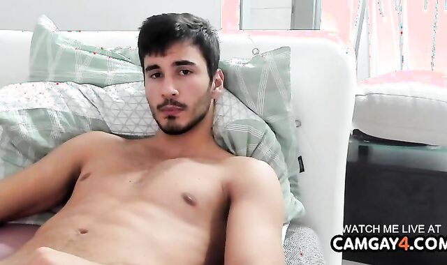 trendy young fellow Jacking In webcam